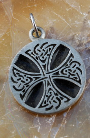 médaillon croix Celtique